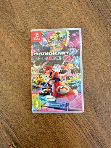 Nintendo mario kart deluxe - mario,