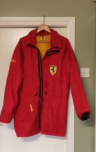 Ferrari 1996 vintage - red, rain