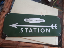 BR SOUTHERN REGION - STATION ENAMEL SIGN WITH ARROW