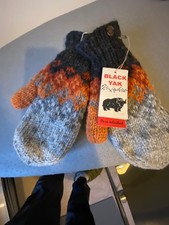 Black Yak 100% wool gloves -