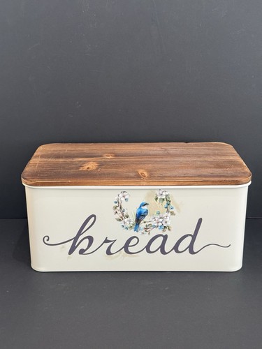 Beige tin farmhouse - tin, bread