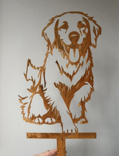 Rusty metal golden retriever - metal,