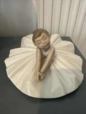 Nao LLADRO Porcelain Figurine