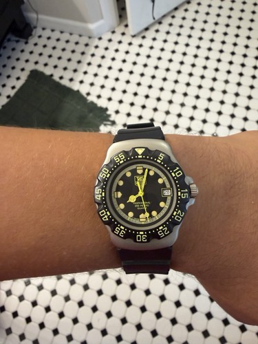 Vintage tag heuer mid - vintage, mid-size