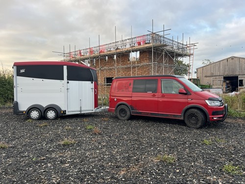 Hbx511 red ifor williams - red, horse