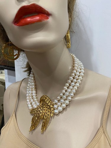 Freshwater pearls necklace - freshwater,