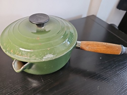 Creuset green cast iron - le,