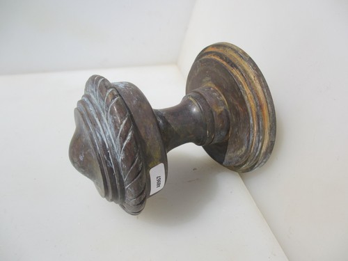 Large victorian brass centre - large,