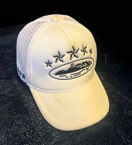 Corteiz white trucker hat mesh - white,
