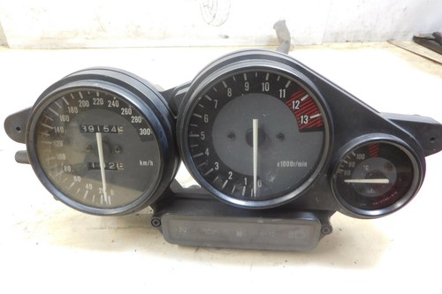 Yamaha yzf1000 thunderace - r,