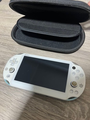 Sony vita pch 2000 light - sony, ps