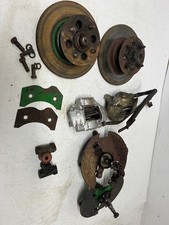 PAIR OF TRIUMPH SPITFIRE HERALD FRONT VERTICAL LINK SUSPENSION CALIPERS HUBS