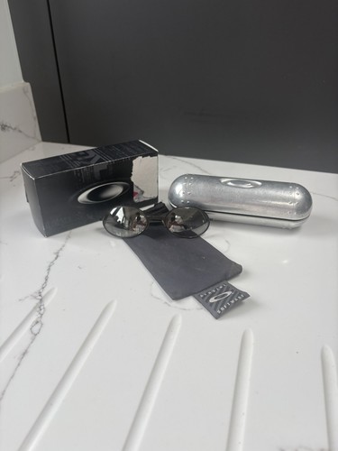 Oakley wire light silver - oakley,