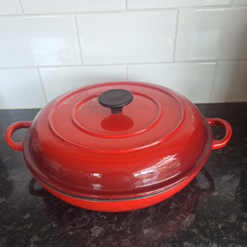 Red cast iron enamel - , casserole