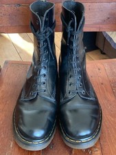 DR MARTENS 10 hole boots -