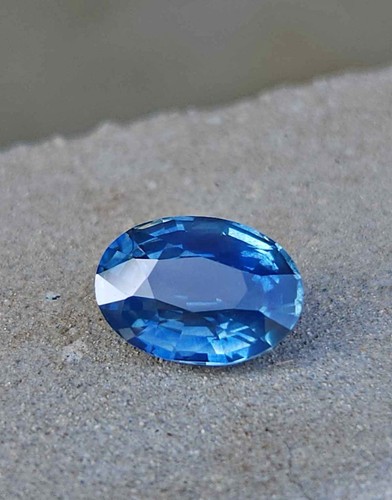 Natural blue sapphire - natural,