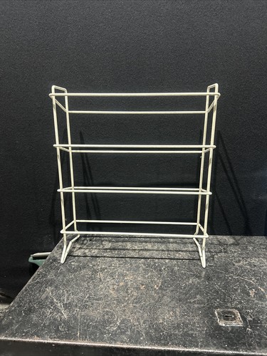 Vintage tier white plastic - vintage,