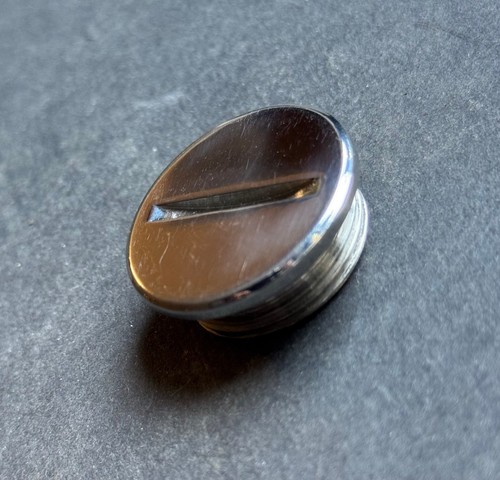 Oil pump cap - screw,