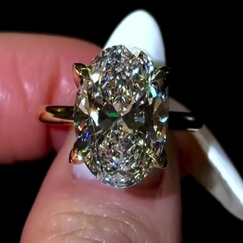 Tcw oval cut moissanite - cut,