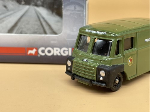 Corgi trackside morris van - corgi,
