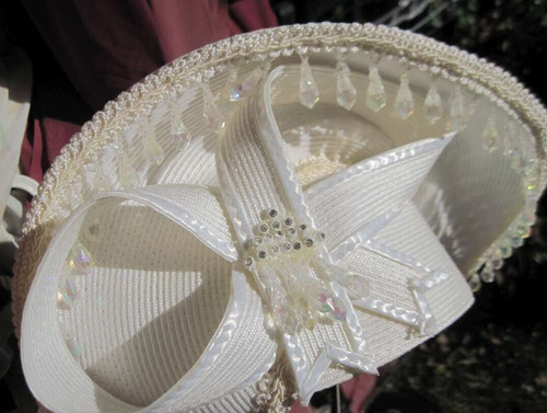 Formed white bow dangling - white,