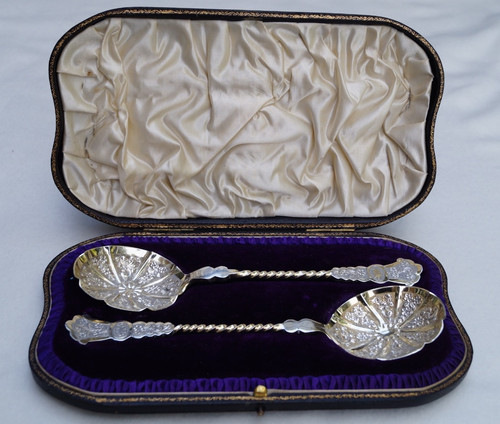 Cased pair antique 1901 - pair,