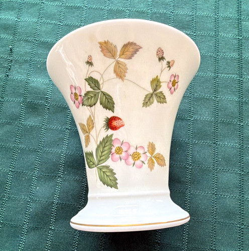 Wedgwood wild strawberry bone - wedgwood,
