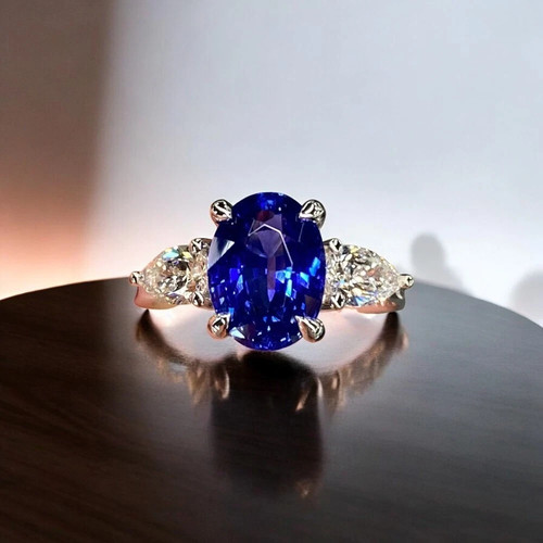 Oval cut natural blue - ct,