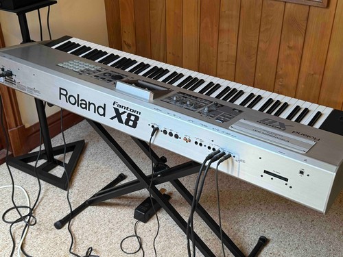 Roland fantom synthesizer - roland,