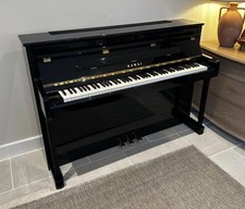 Kawai CS10 Digital Upright Piano - Excellent Condition