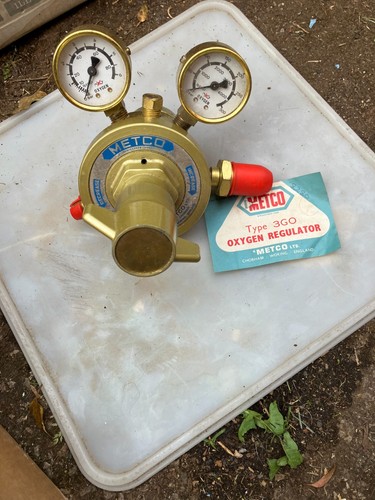 Metco oxygen regulator type - oxygen,