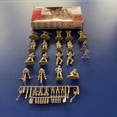 Airfix toy soldiers - airfix,