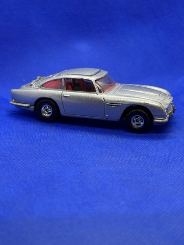 Corgi aston martin db5 - corgi,