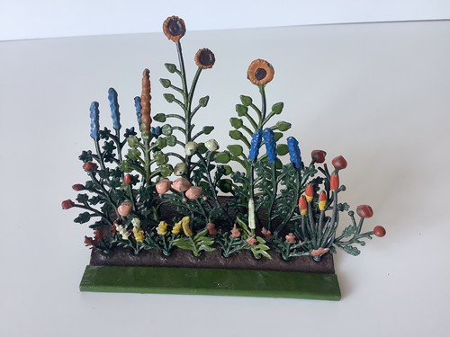 Britains lead farm - lead, garden