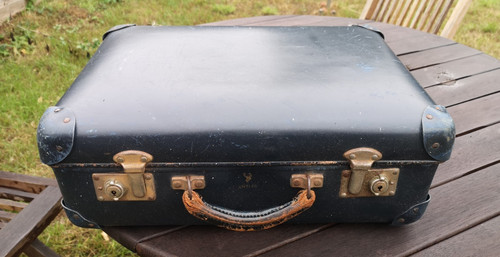 Cute small vintage leather - cute,