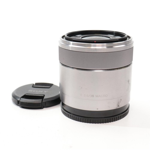 Sony 30mm macro - f3.5, up