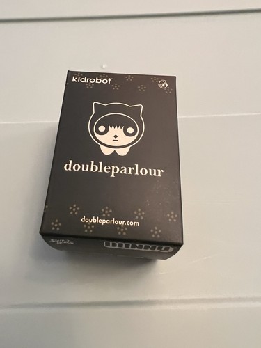 Kidrobot doubleparlour dunny - kidrobot,
