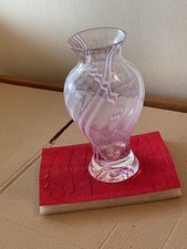 VINTAGE LARGE ART GLASS SPIRAL COLOURED VASE IN A NICE PINK AND CLEAR COLOUR