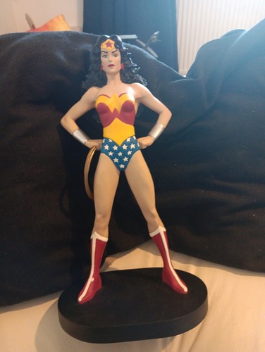 Wonder woman statue - wonder,
