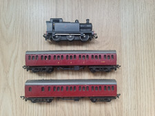 TRIANG MODEL RAILWAYS TT GAUGE T90 BR 0-6-0 TANK LOCOMOTIVE 47607 & 2 COACHES