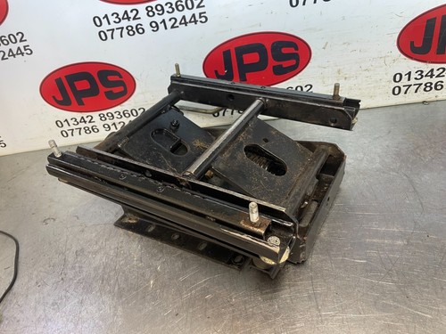 Sprung seat base toro 6700d - seat, x