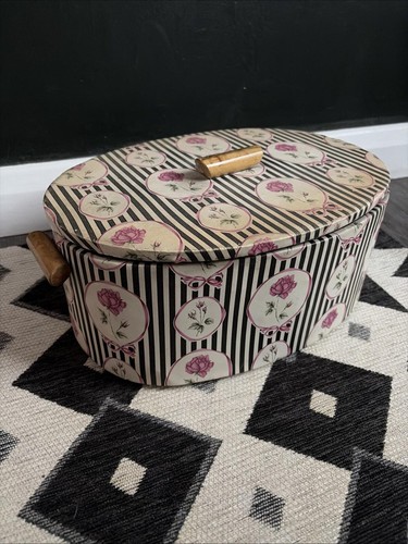 Vintage sewing box basket - sewing,