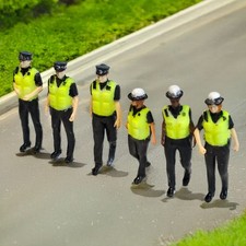 FG36 - Modern Police Officer Figures (x6)  unpainted N scale