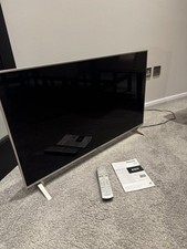 Panasonic TX-40DX700B 40-inch