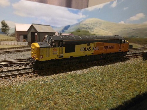 Graham farish gauge class 37 - graham,