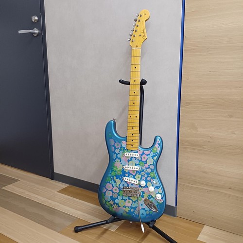 Fender japan blue - fender, flower