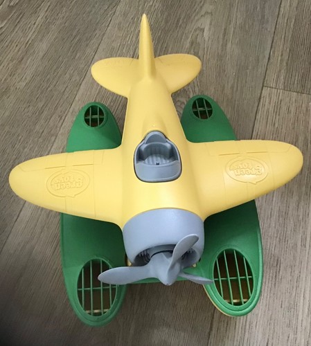 Seaplane green toys - by,