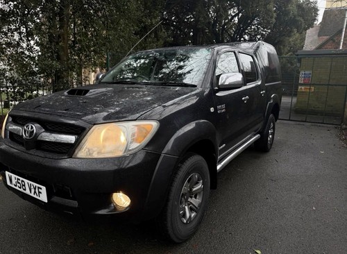 Toyota hilux invincible luxury - toyota,
