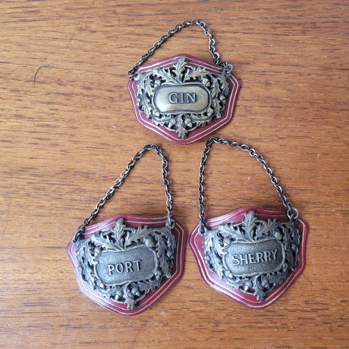 Set brass leather - of,