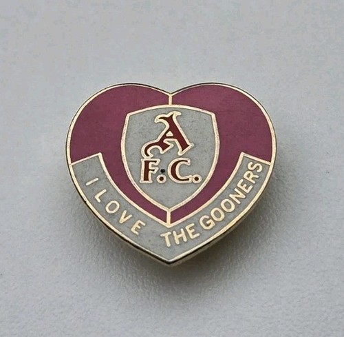 Arsenal pink heart vintage pin - vintage,
